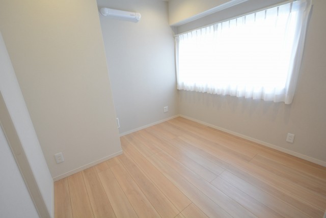 幡ヶ谷YMビル 洋室1