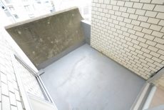 川口アパートメント バルコニー