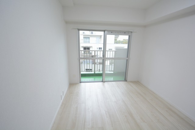 メゾンドール本郷 バルコニー