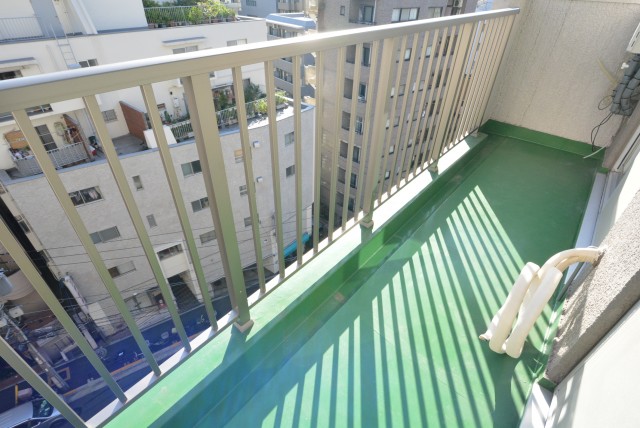 メゾンドール本郷 バルコニー