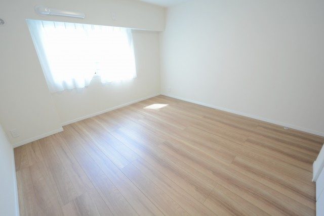 南平台マンション 洋室_5_7