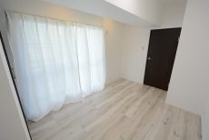 南平台マンション 洋室②