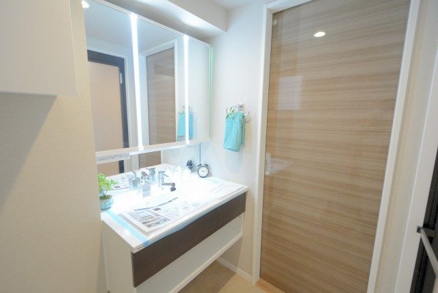 南平台マンション 洗面台