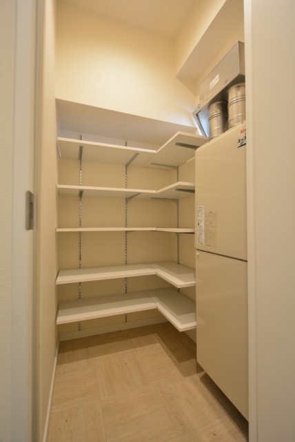 ピロティ五反田 玄関