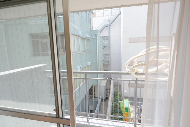 南平台マンション バルコニ^