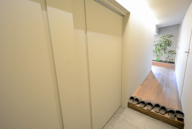 イトーピア渋谷桜ヶ丘 玄関