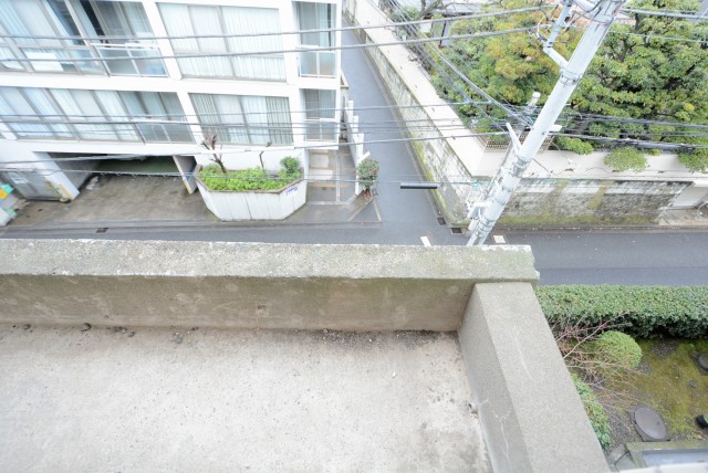 川口アパートメント バルコニー