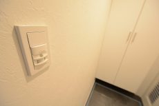 南平台マンション 玄関