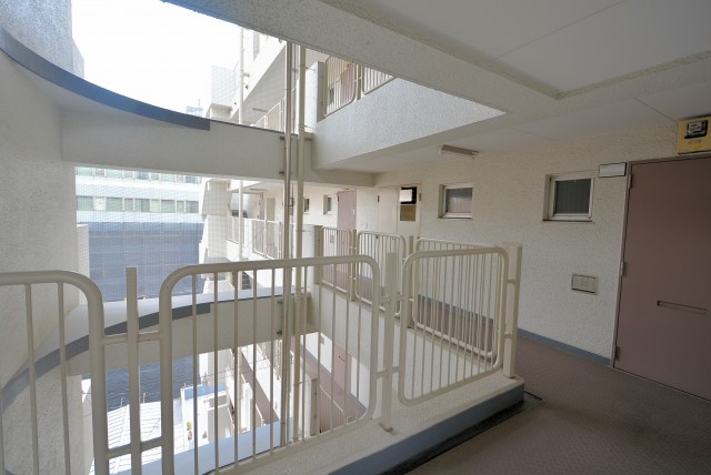 本郷サンハイツ9 外廊下