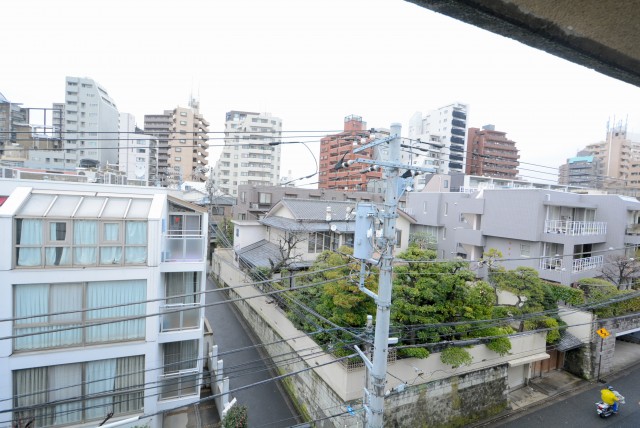 川口アパートメント バルコニー