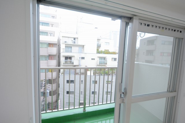 メゾンドール本郷 バルコニー
