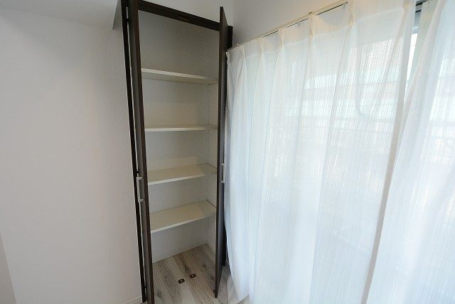 南平台マンション 洋室②