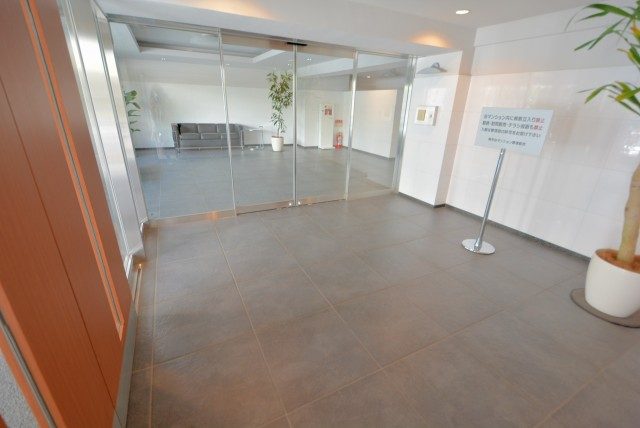 南平台マンション エントランス