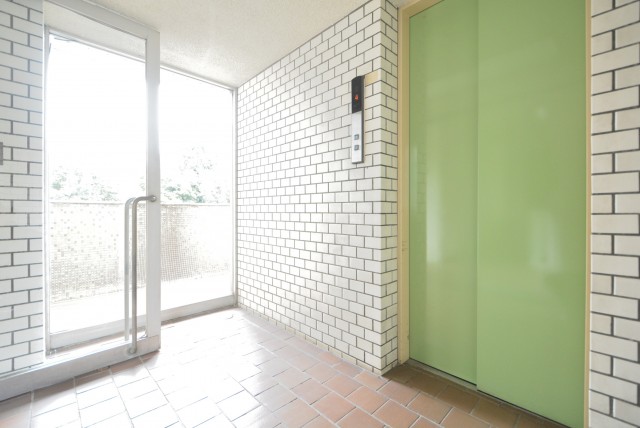 川口アパートメント 玄関