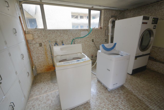 川口アパートメント コインランドリー