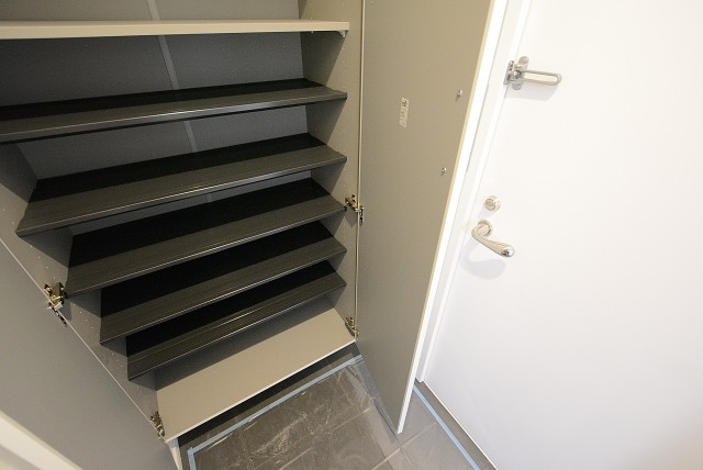 南平台マンション 玄関