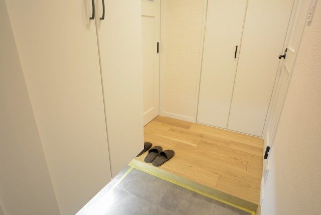 中銀マーブルマンシオン新宿五丁目 玄関