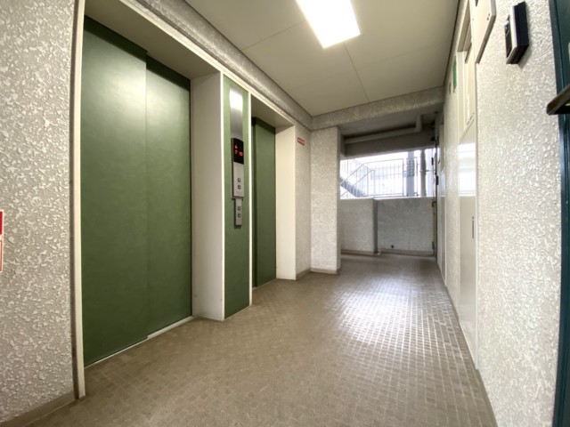 東建島津山南ハイツ 玄関