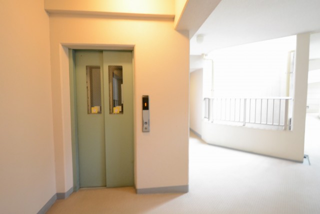 サンウッド新宿戸山フラッツ 外廊下