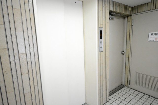 中銀マーブルマンシオン新宿五丁目 エントランス