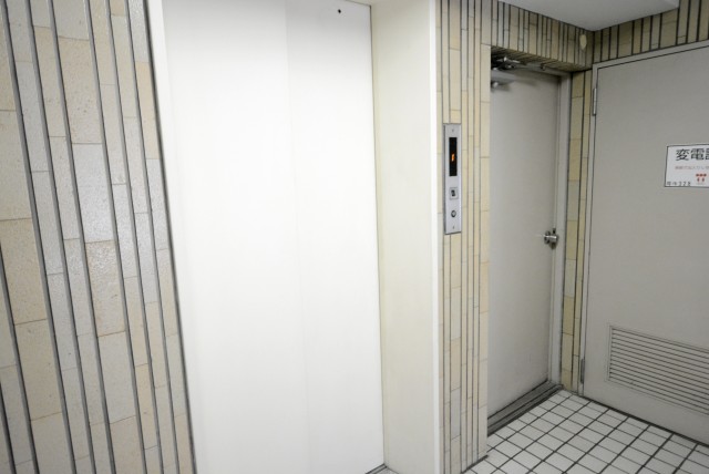 中銀マーブルマンシオン新宿五丁目 エントランス