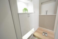 グローリア初穂音羽 玄関