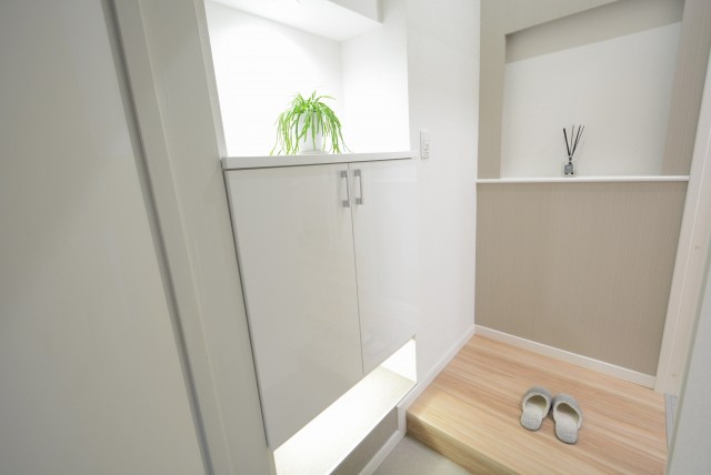 グローリア初穂音羽 玄関