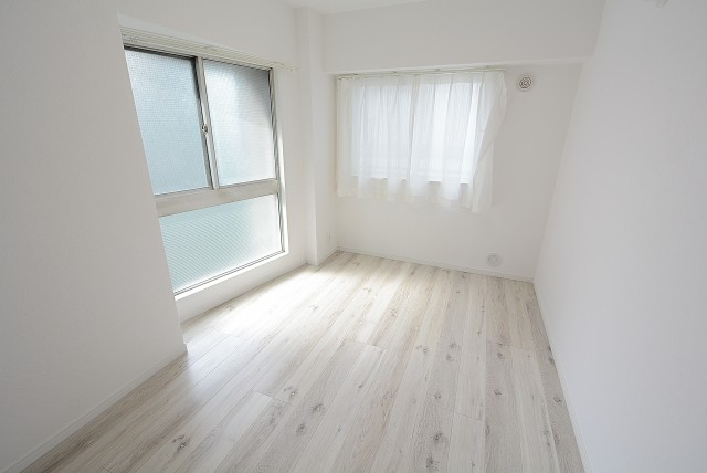 南平台マンション 洋室①