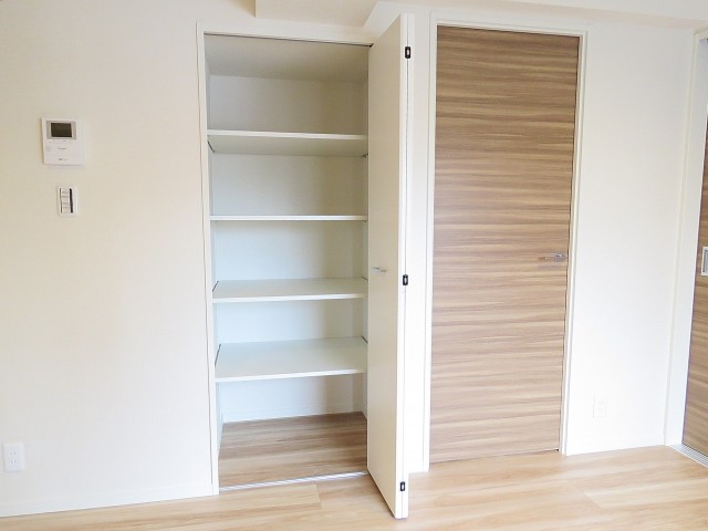 五反田サニーフラット　DK収納