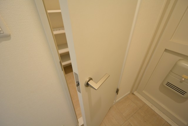 ピロティ五反田 玄関