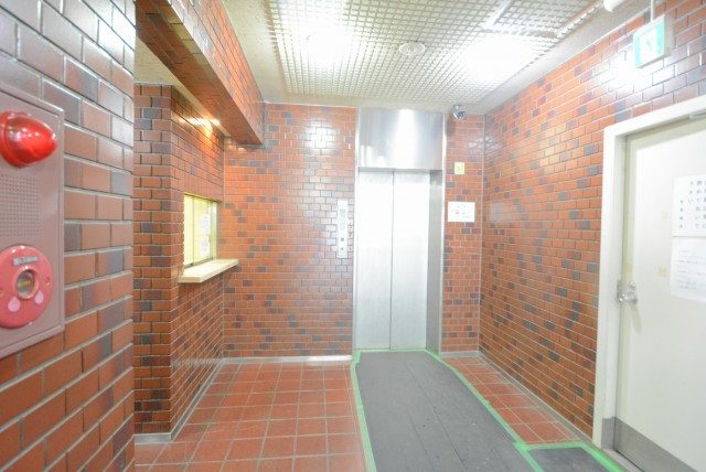 グランドメゾン新宿東エントランス