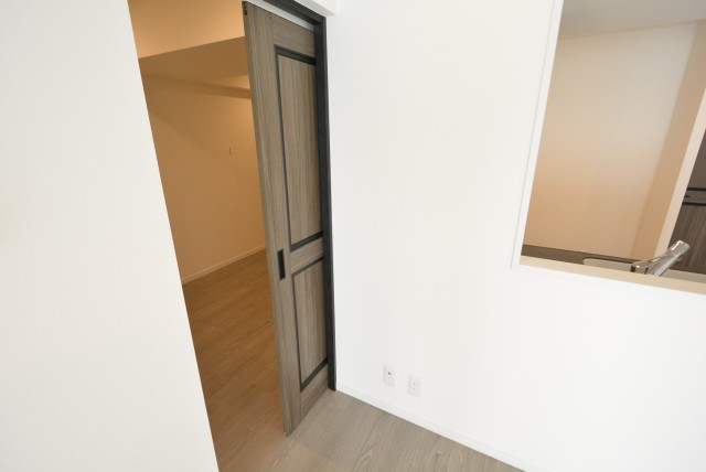 メゾンドール本郷 洋室1