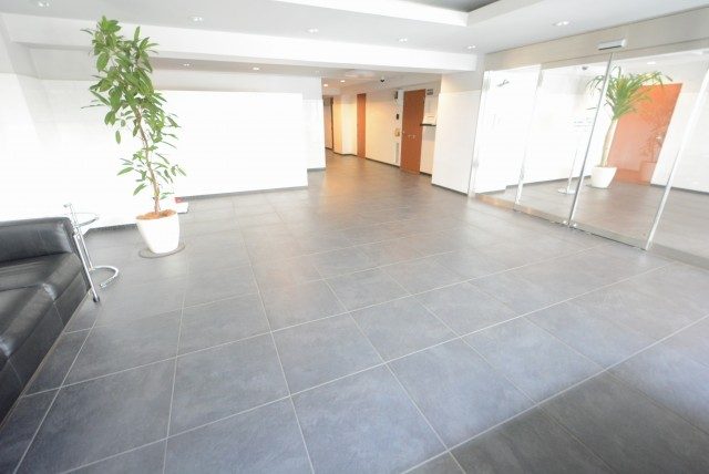 南平台マンション エントランス