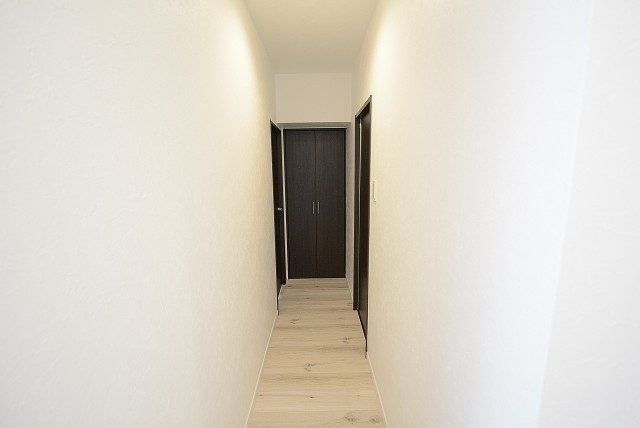南平台マンション 廊下