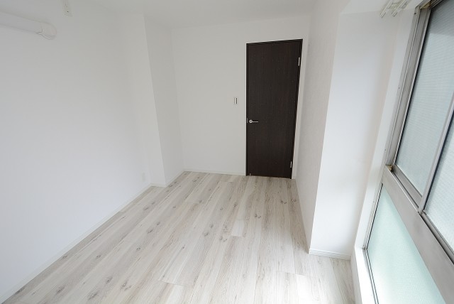 南平台マンション 洋室①