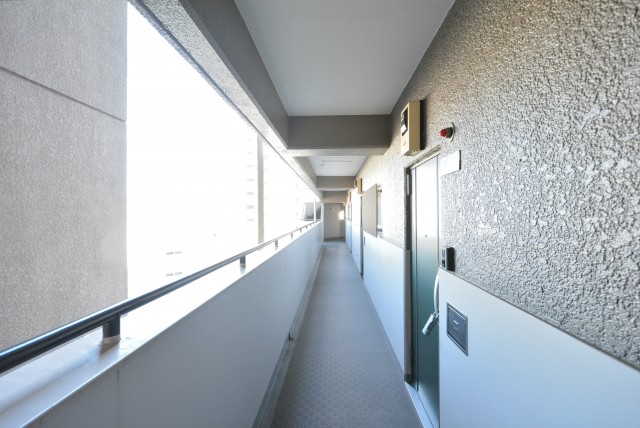 メゾンドール本郷 玄関