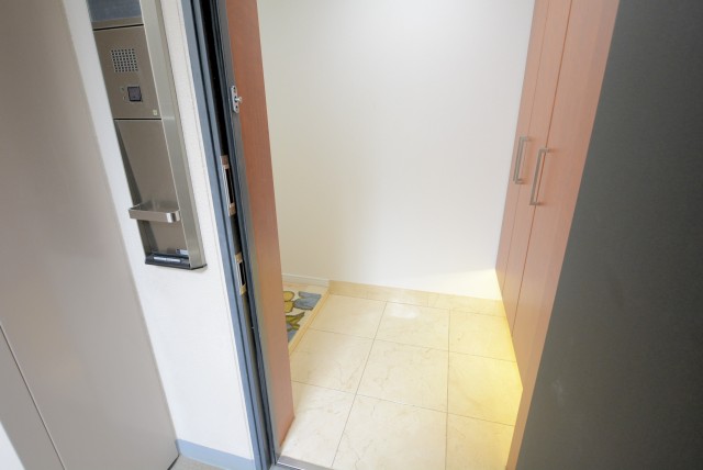 サンウッド新宿戸山フラッツ 玄関