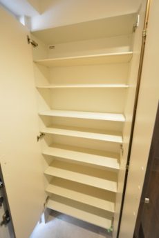 川口アパートメント 玄関