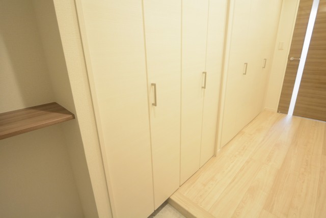 メゾンドール本郷 玄関