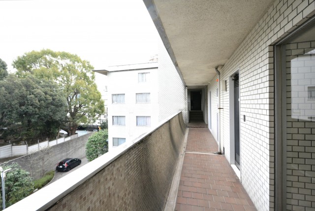 川口アパートメント 玄関