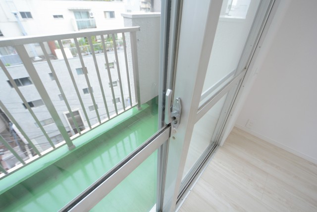 メゾンドール本郷 バルコニー