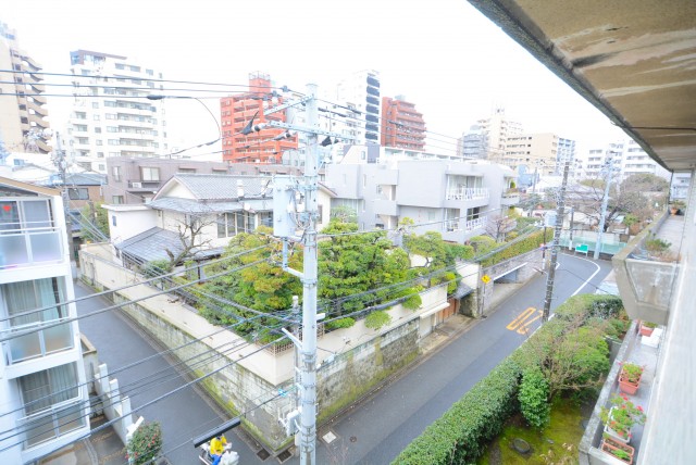 川口アパートメント バルコニー