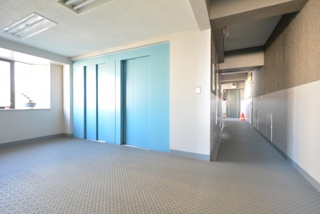 メゾンドール本郷 玄関