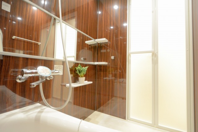 川口アパートメント バス