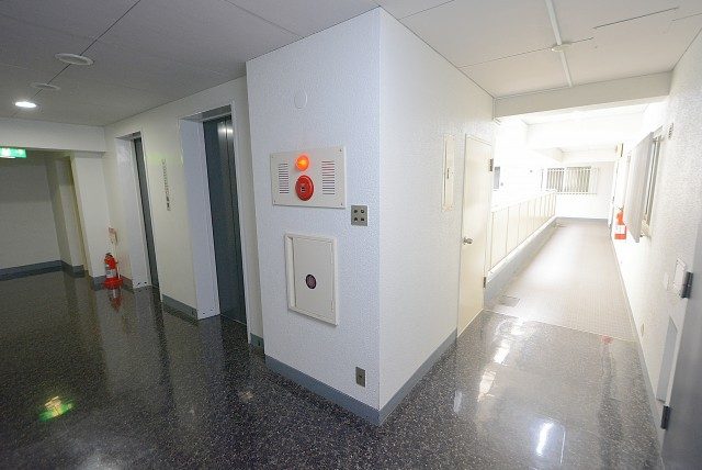 南平台マンション 外廊下