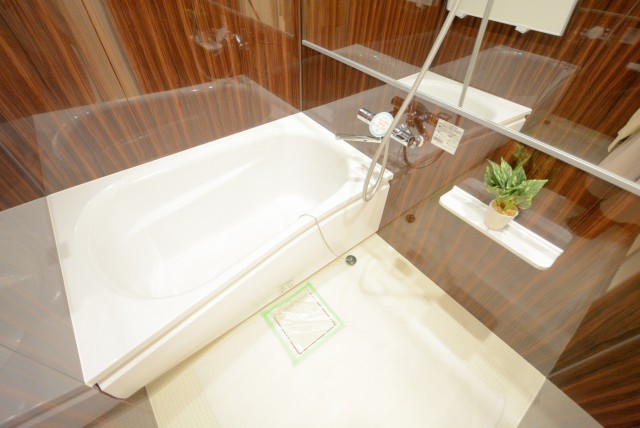 川口アパートメント バス