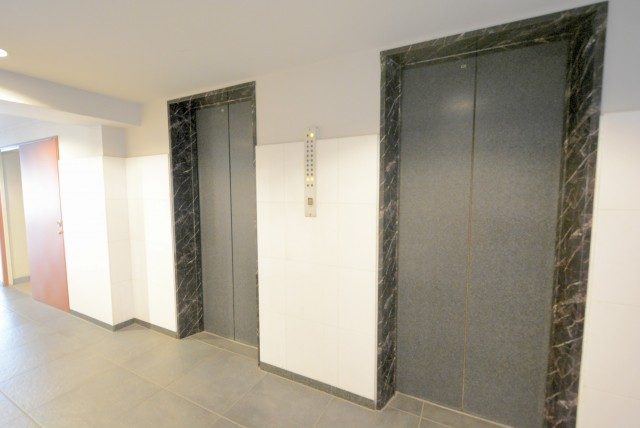 南平台マンション エントランス