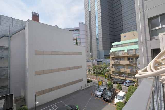 南平台マンション バルコニ^