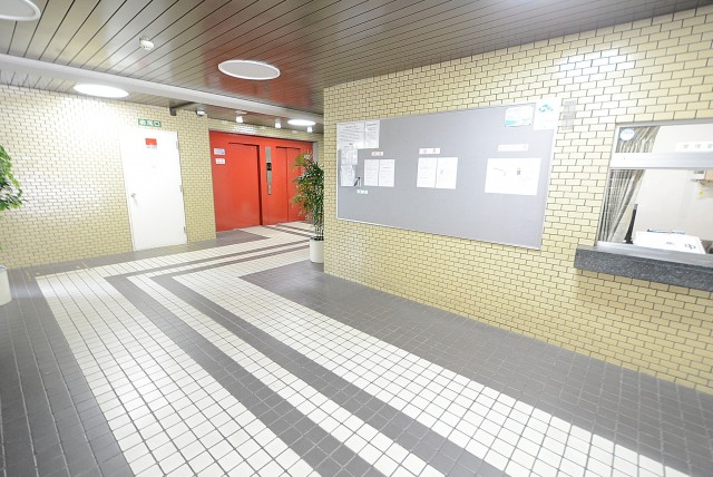 砧公園ヒミコマンション　エントランス