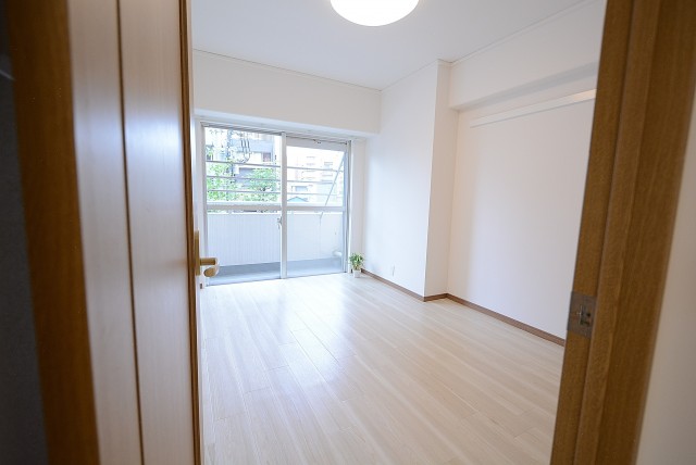 朝日白山マンション 洋室②